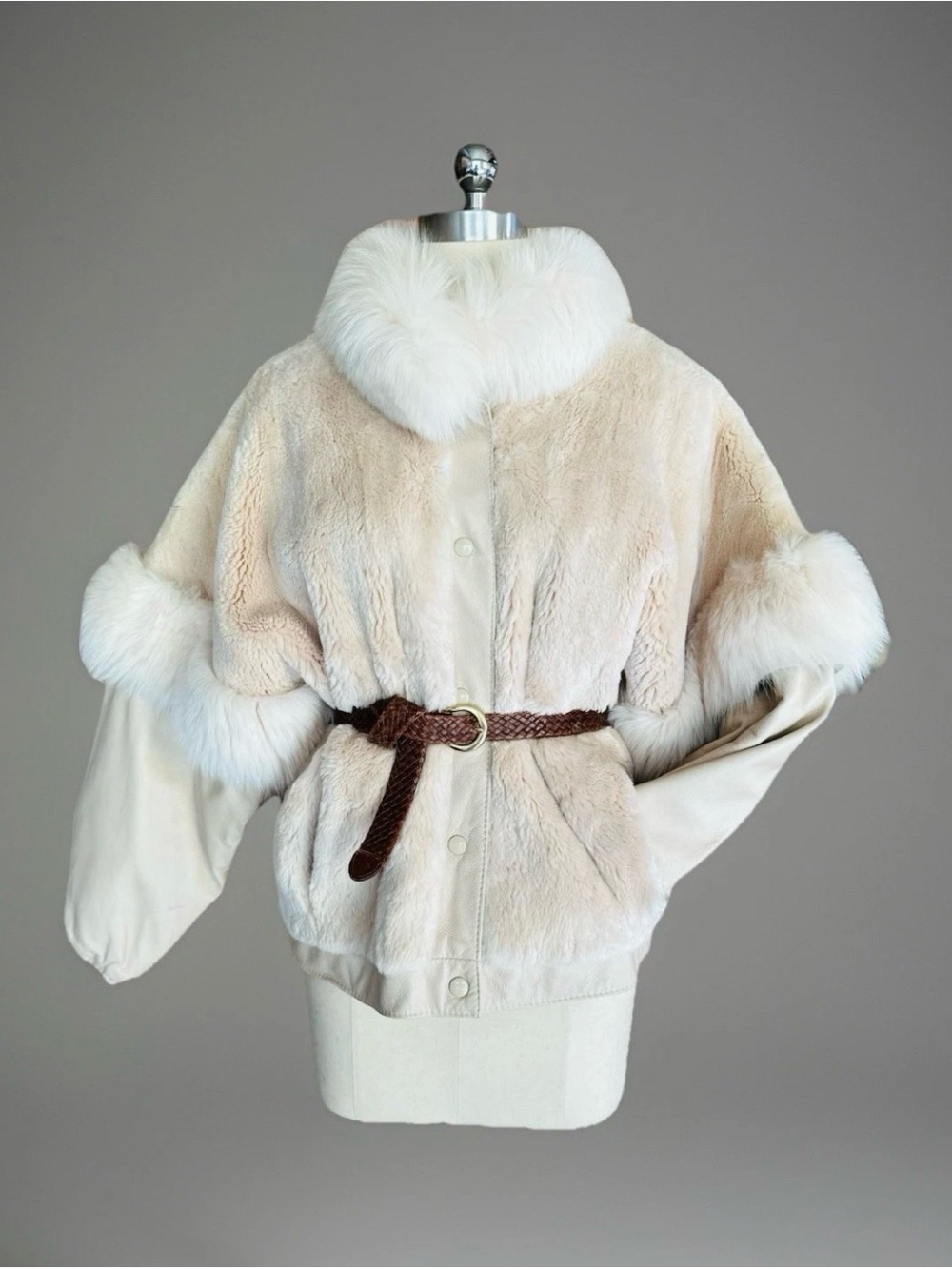 BEAUTIFUL PEARL SHEARED BEAVER & BLUSH FOX FUR COAT CONVERTIBLE LEATHER JACKET